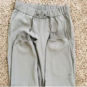 On the Fly LULULEMON jogger